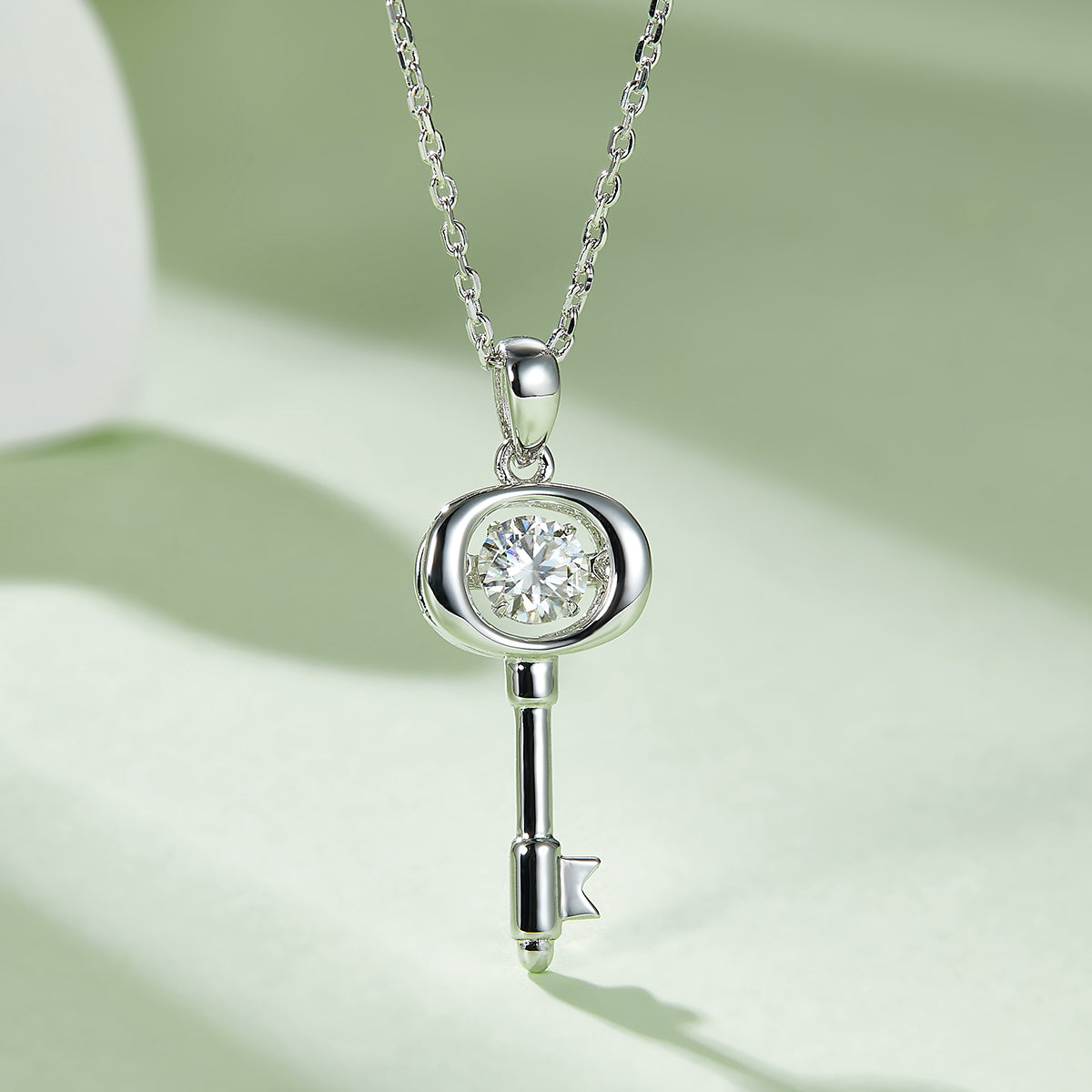 S925 Argent Sterling 0.5ct D Couleur VVS1 Collier de clé de Moissanite 45cm Platine plaqué GRA C