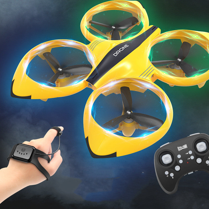 Regarder le quadcopter à télécommande