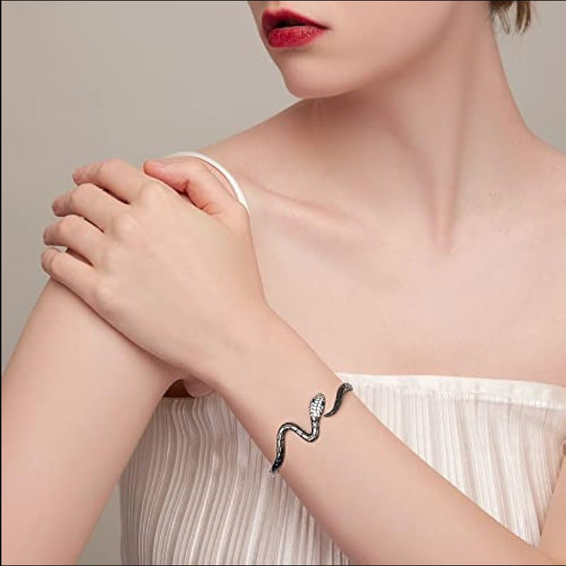 Bracelet ouvert de manchette pour femmes d'Amazon