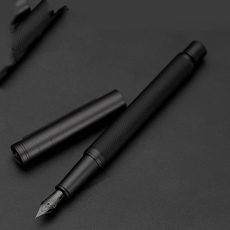 Stylo en métal dans boîte cadeau d'affaires