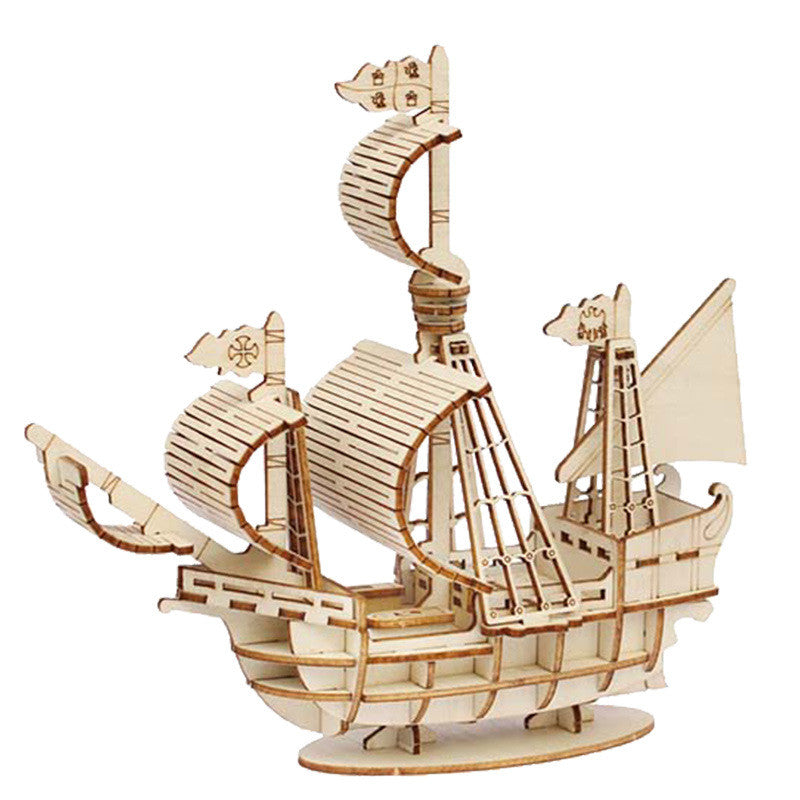 Jouets décoratifs du modèle en bois Pirate Ship assemblé