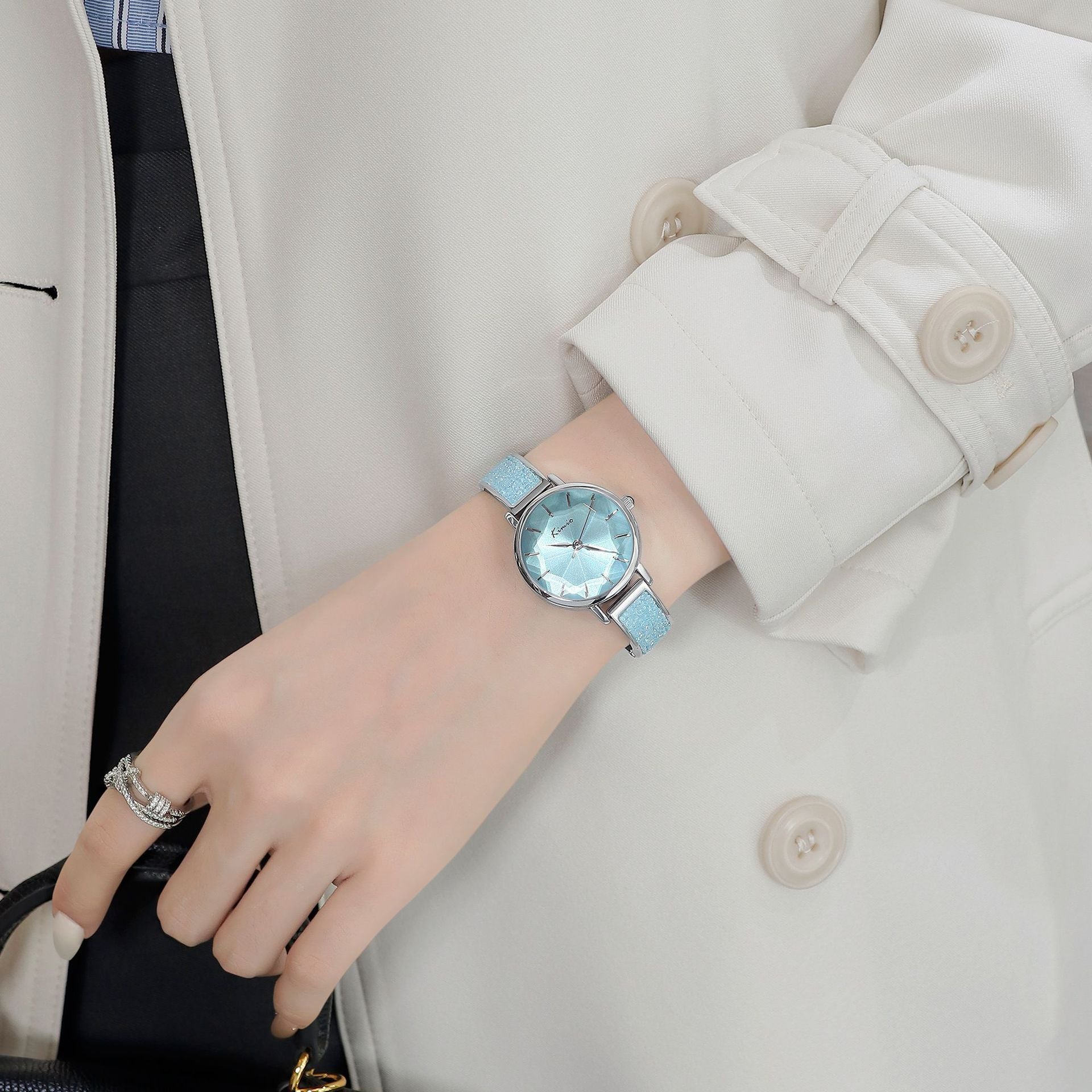 Bracelet de marque de femmes minoritaires de luxe léger pour les femmes