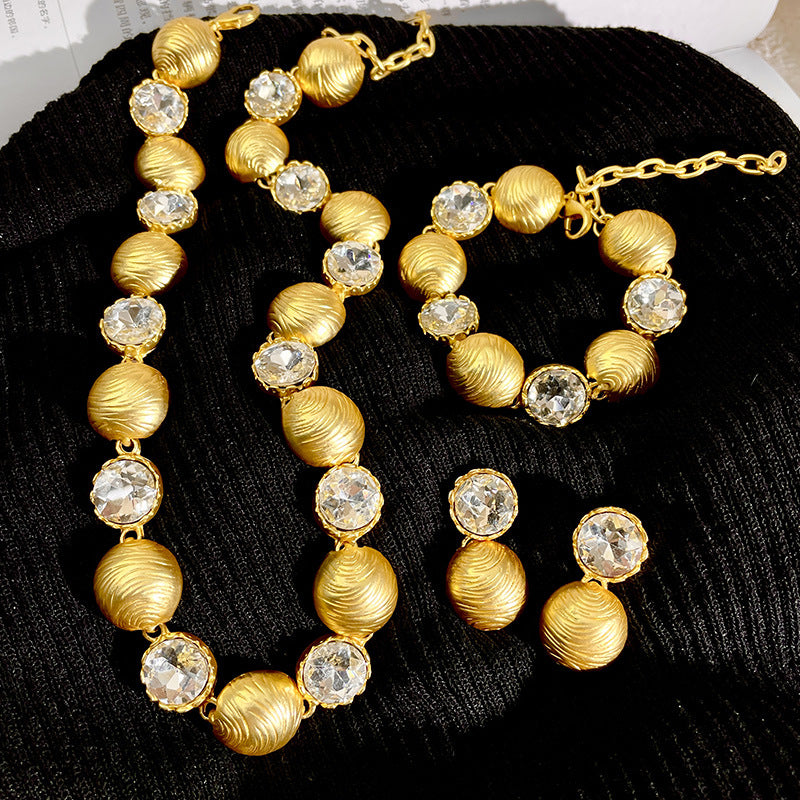 Collier d'or élégant et léger pour femme Chaîne de clavicule d'antique moyen