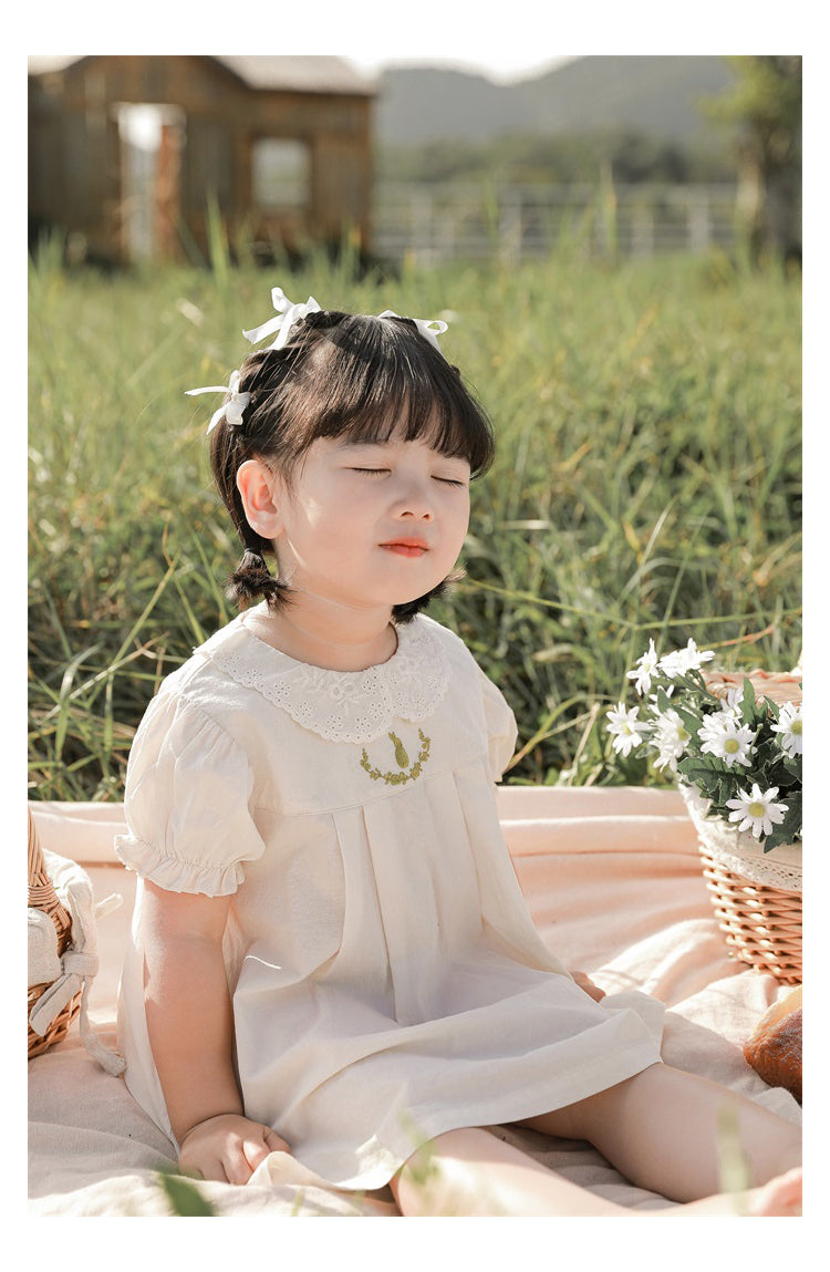 Robe blanche brodée en coton pur pour les filles
