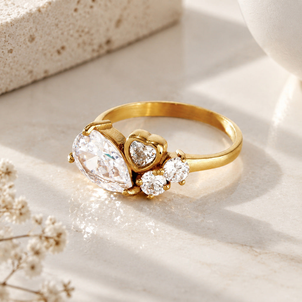 Anneau en acier inoxydable pour femmes avec zircon en forme de coeur
