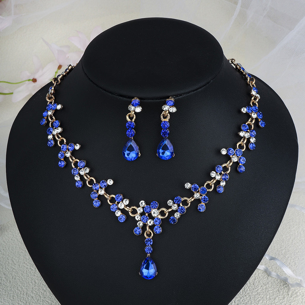 Boucles d'oreilles et colliers en Strass Pearl