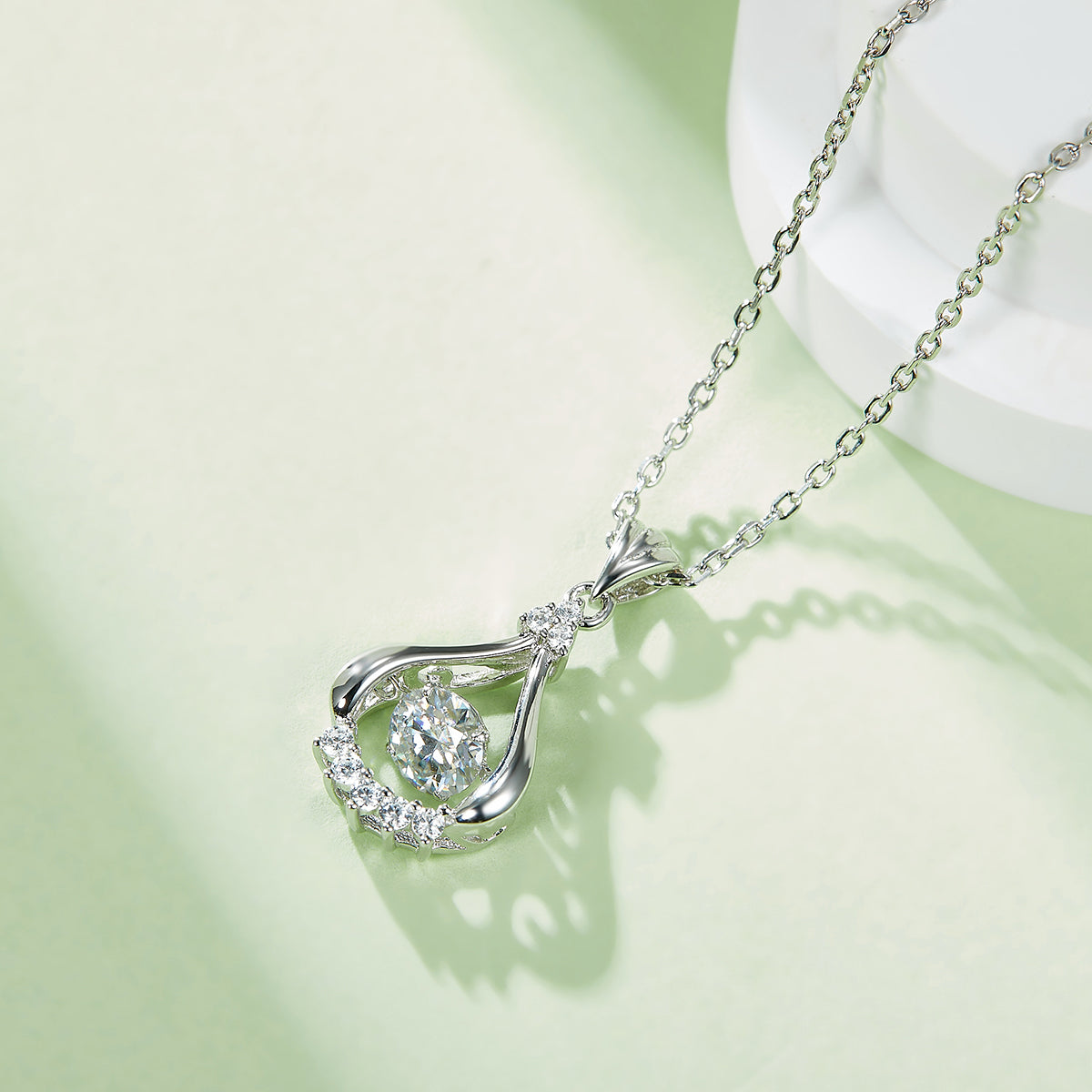 S925 Argent Sterling 0.5ct D Couleur VVS1 Moissanite Teardrop Collier ouvert 45cm Platinu
