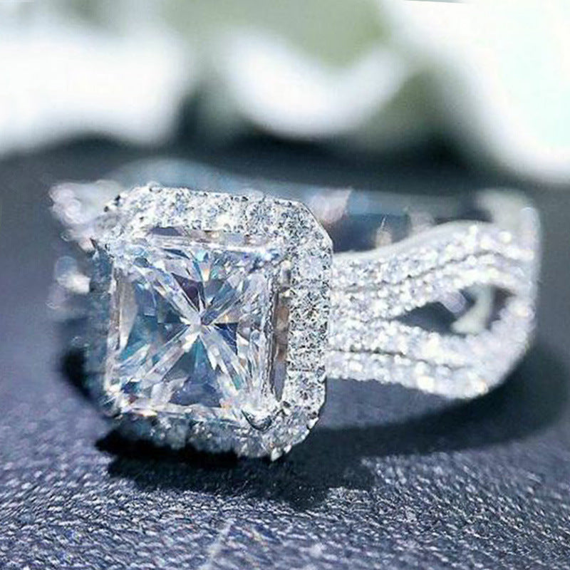 Exquise bague de fiançailles pour femmes Zircon pleine diamant