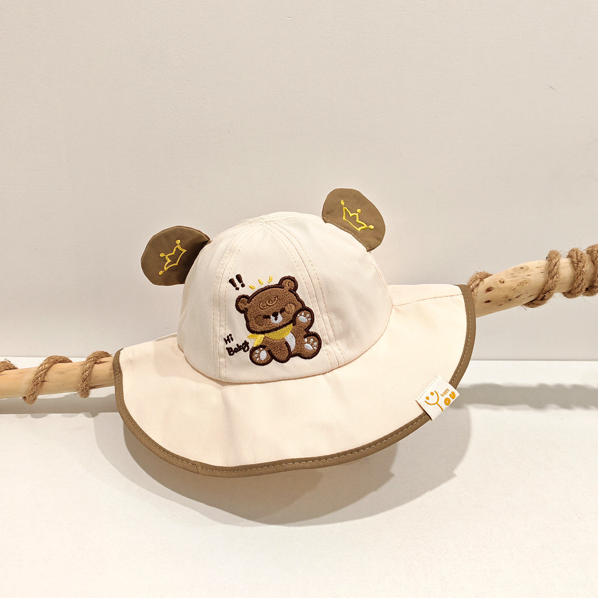 Pattern d'ours cartoon en couleur unique pour enfants brodé casual et mignon à large bord