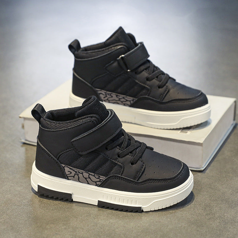 Casual athletic shoes for kids