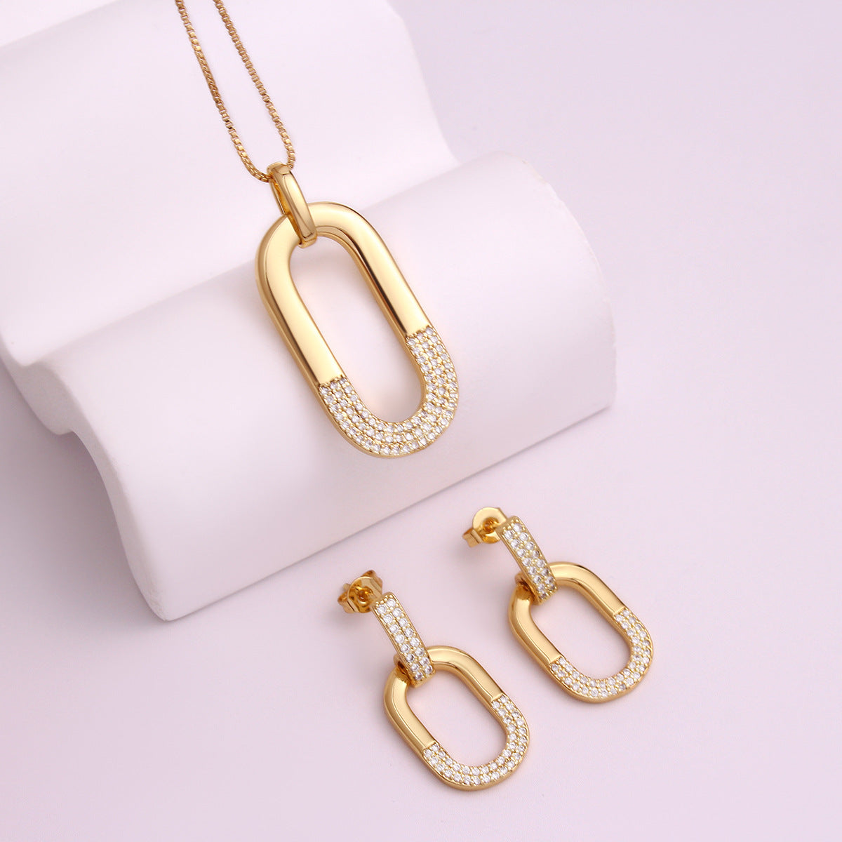 Collier d'oreille Zircon incrusté ovale