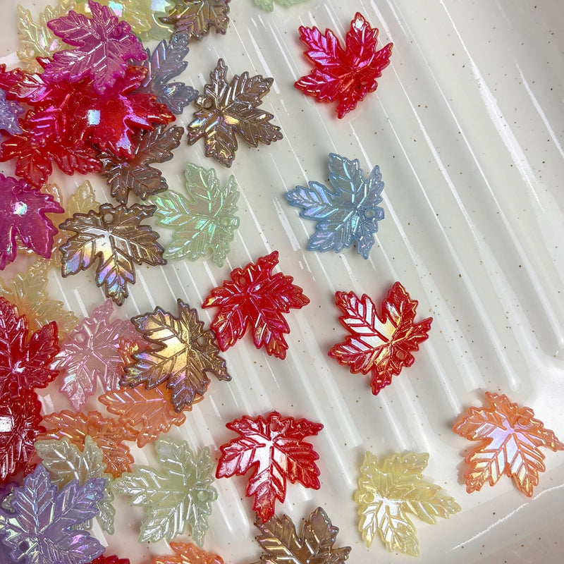 Charms de feuille d'érable en acrylique plaqué AB
