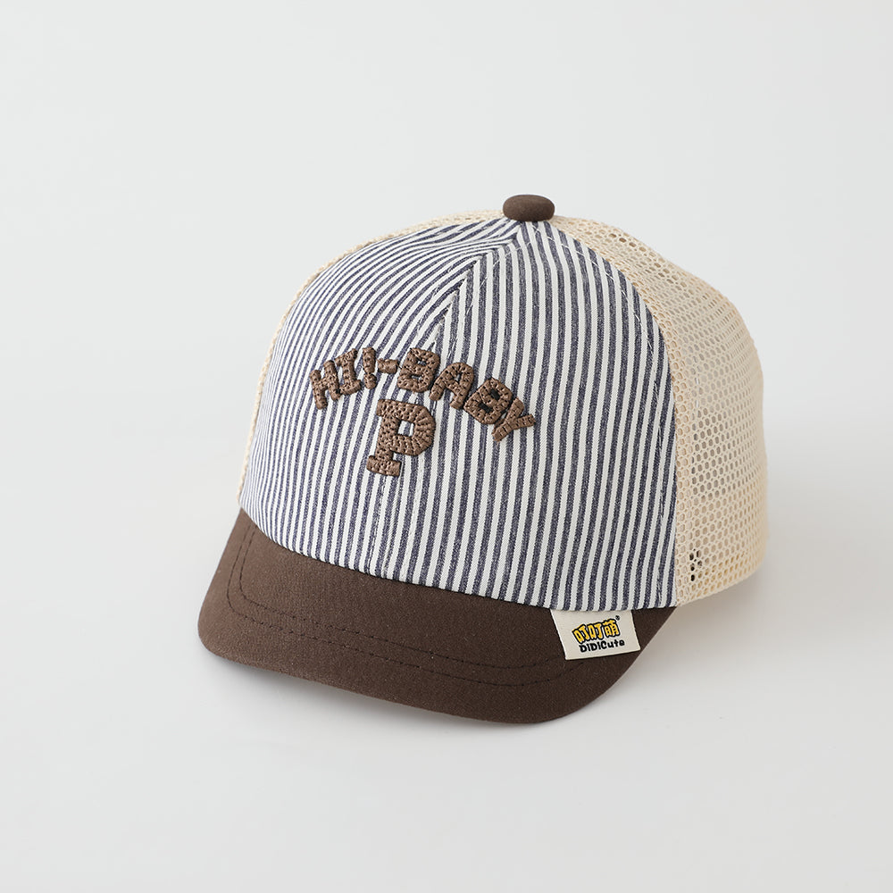 La lettre brodée pour enfants P Chapeau à rayures verticales avec un design multicolore est une mode