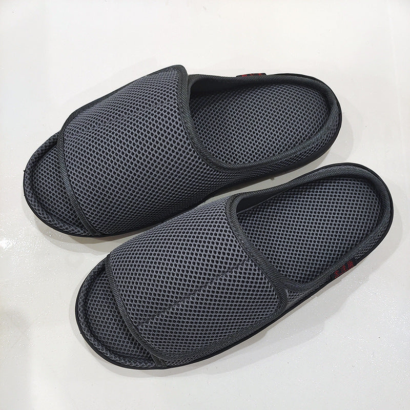 Chaussures pour gonfler dans le pied d'un patient après chirurgie de fracture