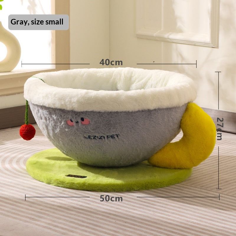Cat scratching post with integrated sisal rope and cat bed
