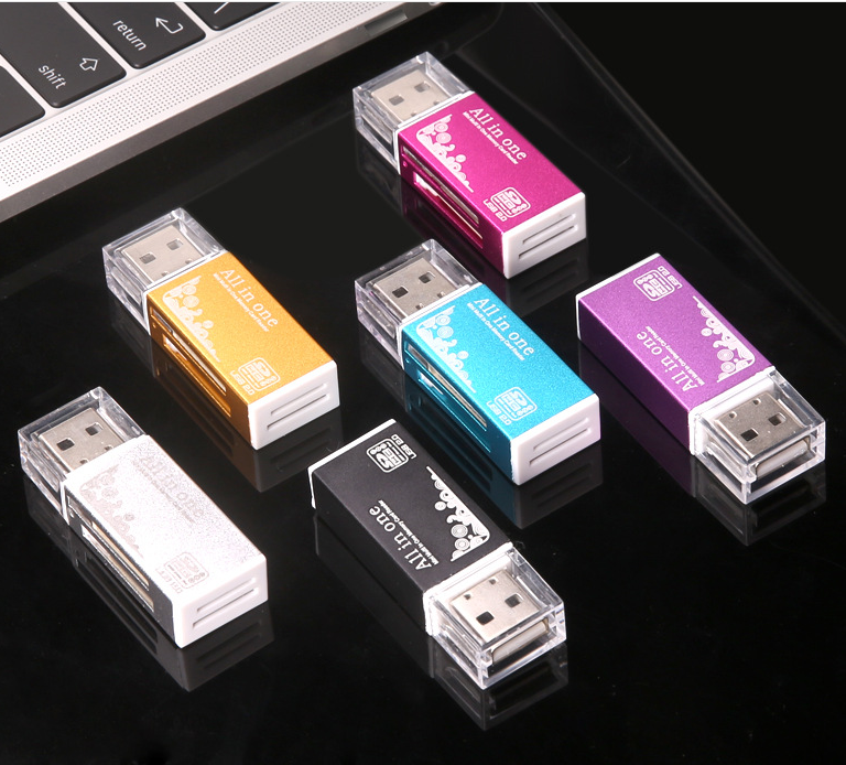 Multi en un lecteur de carte Mini polyvalent SDTF Caméra de téléphone portable Carte mémoire USB universelle