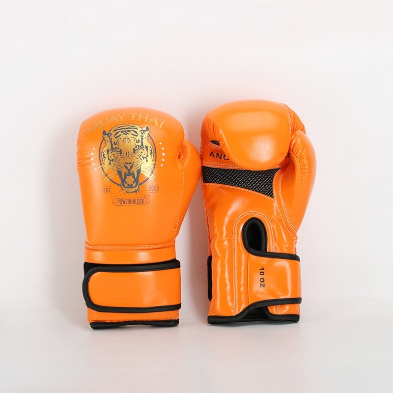 Boys Muay Thai boxe training avec un sac de frappe et des gants
