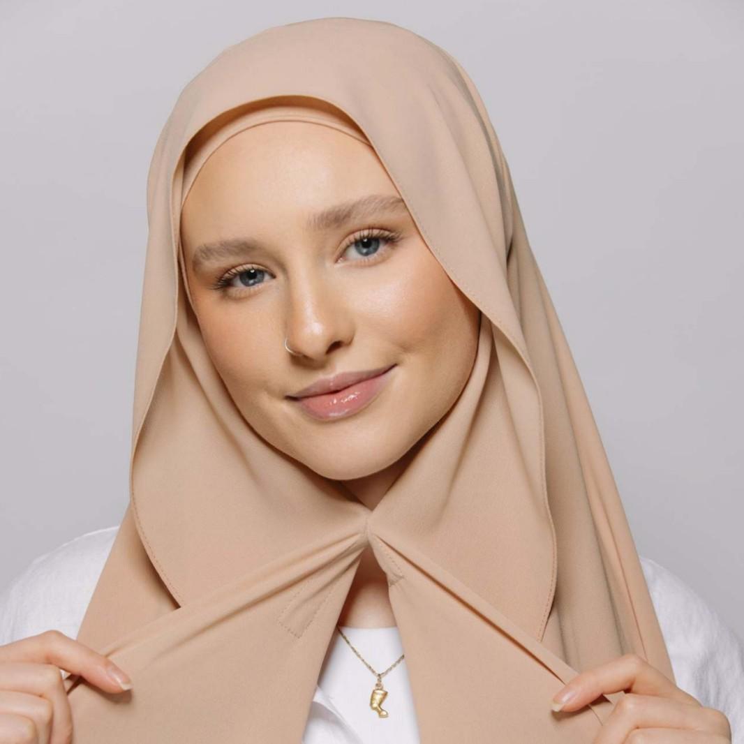 Le foulard pratique avec un aimant intégré