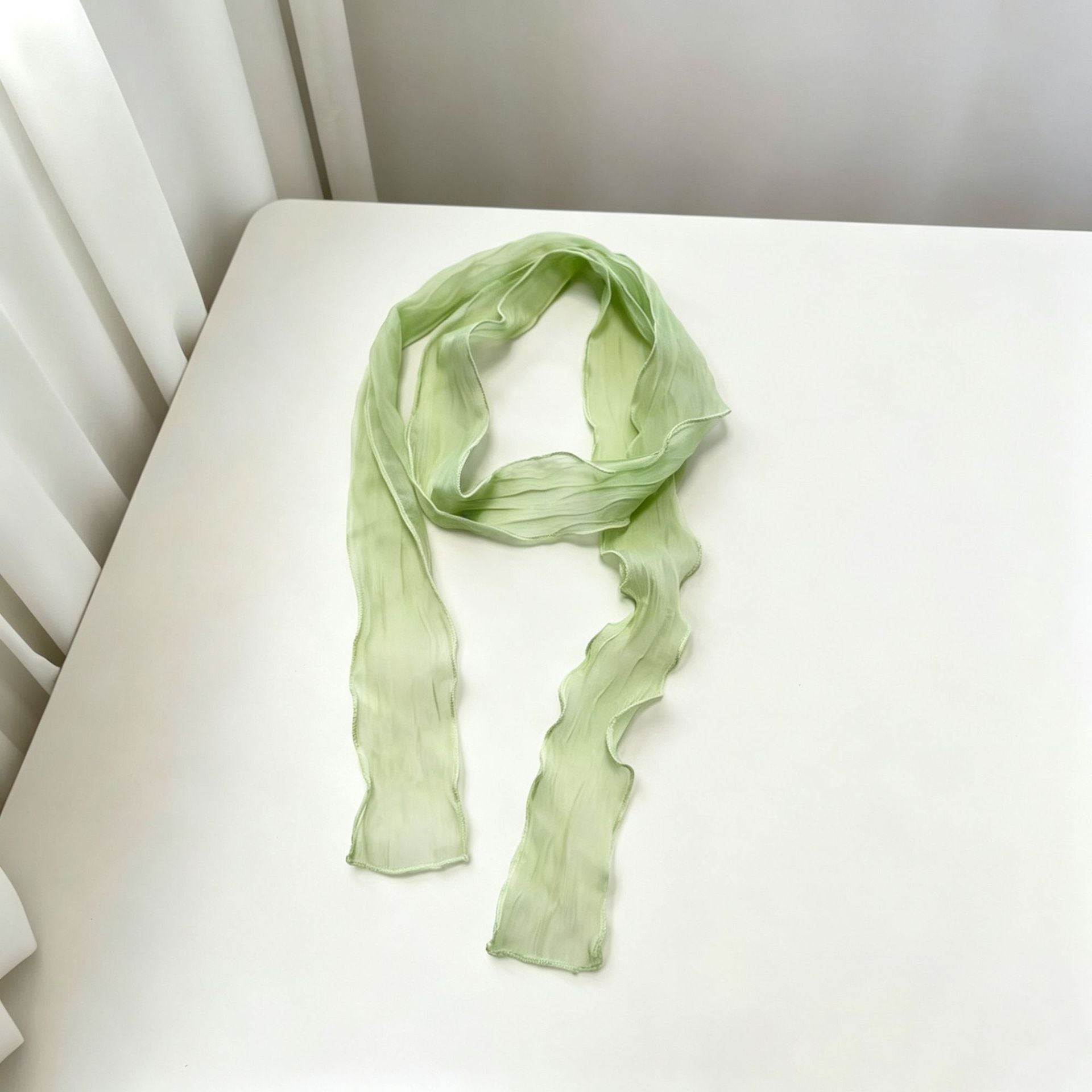 Écharpe longue polyvalente de couleur solide avec bords de wave