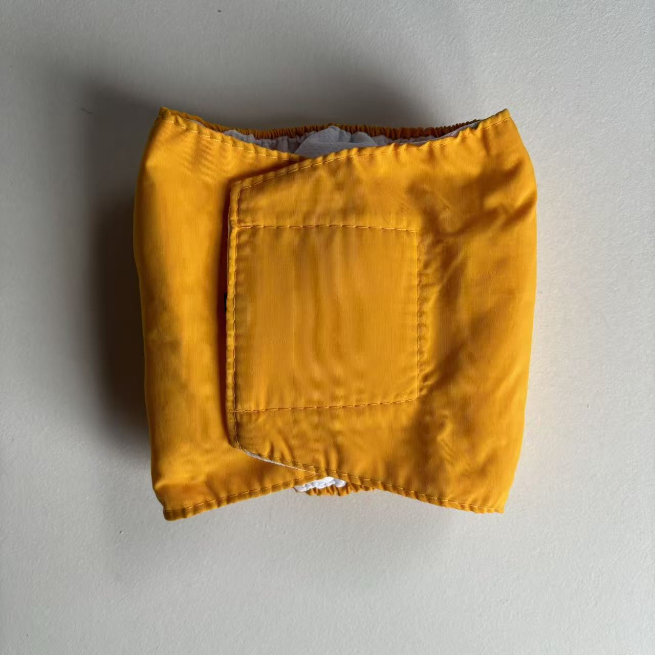 Absorbance des couches lavables et des pantalons d'incontinence pour chiens