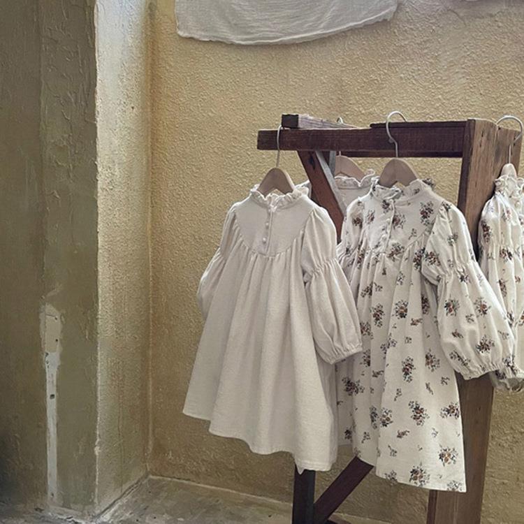 Robe d'impression florale rétro pour petites filles