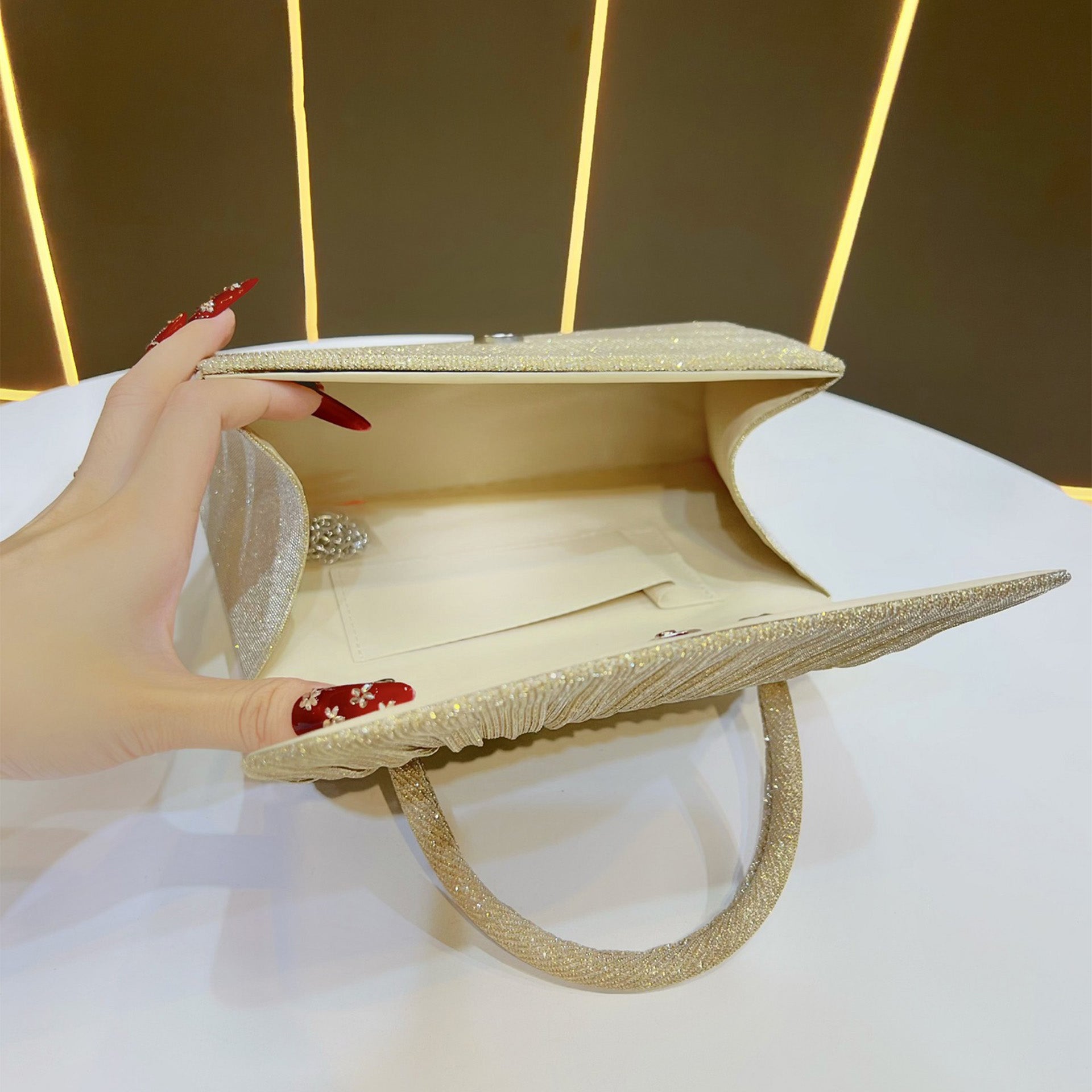 Sac à main en or du Festival - La fête doit avoir un embrayage dressy
