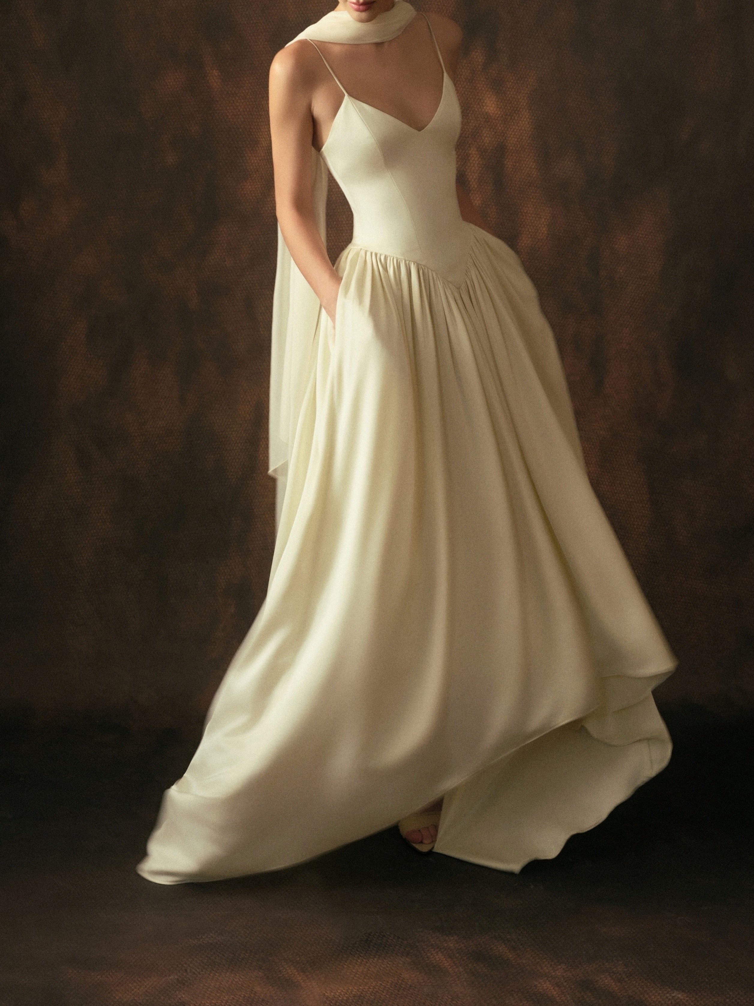 Satin Spaghetti Bracelet mariage soirée Gown avec écharpe