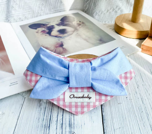 Bib de l'école d'animaux de compagnie de salive de chien