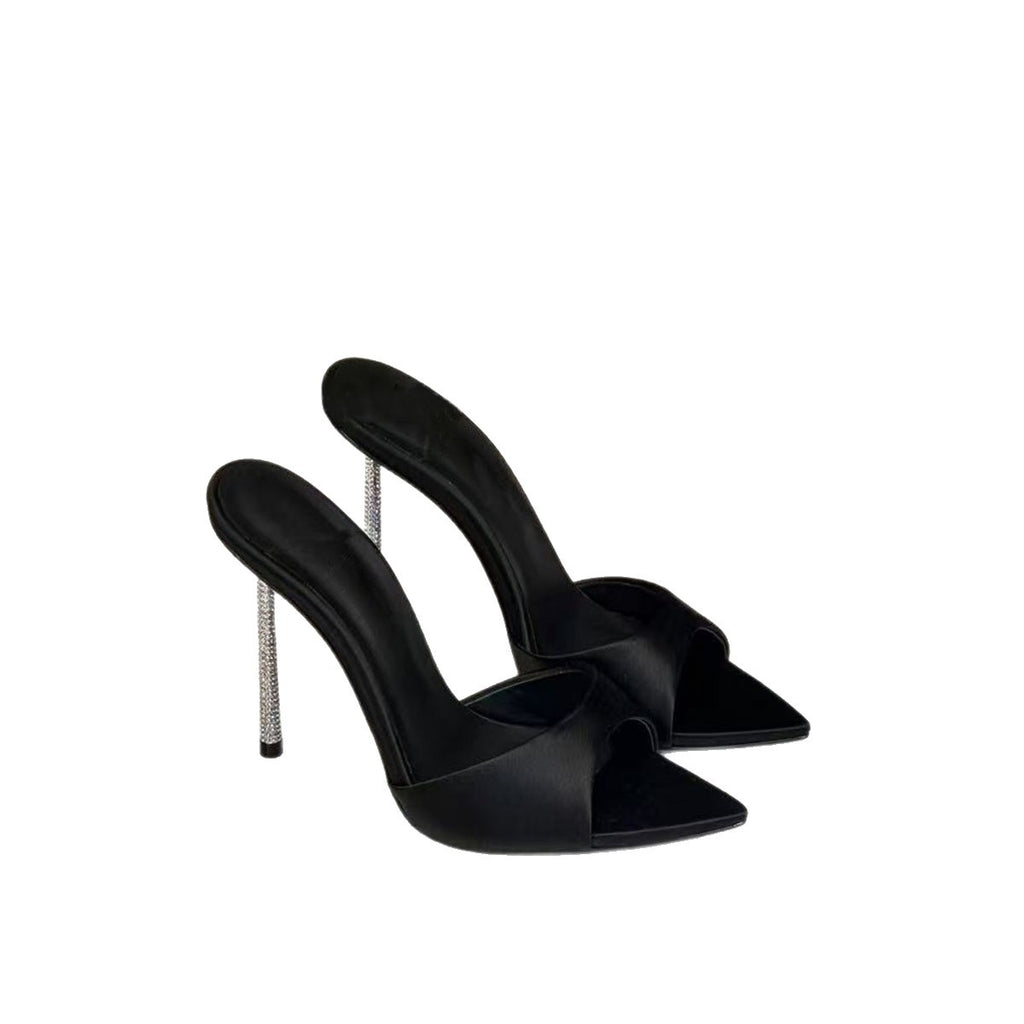 Sandales pointues au talon de Stiletto sexy