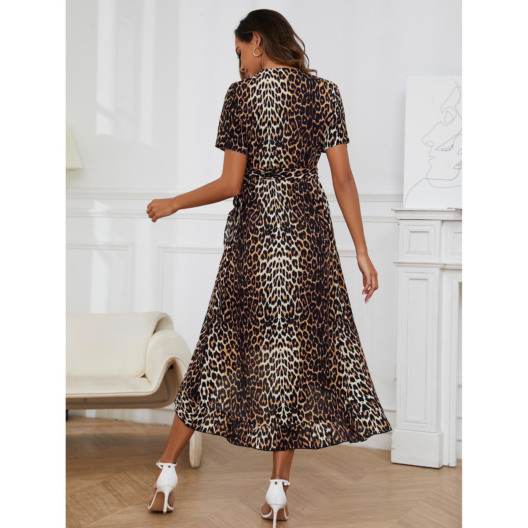Robe femme mode et sexy avec une fente latérale