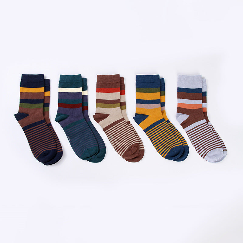 Chaussettes en coton sur le genou avec des rayures coloréesUn élégant automneHiver Mode Essentiel
