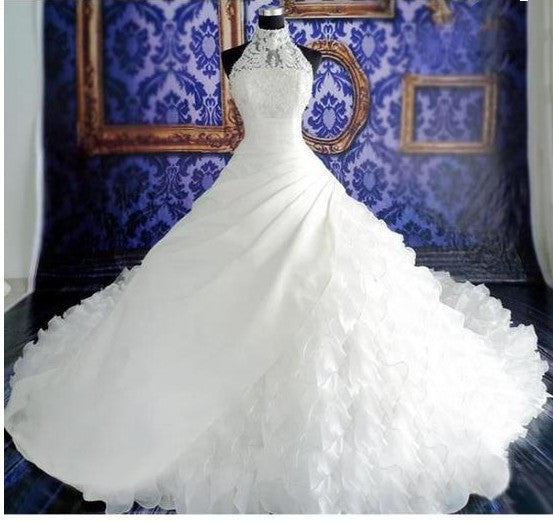 Robe de mariée Robe haut de gamme avec grande queue
