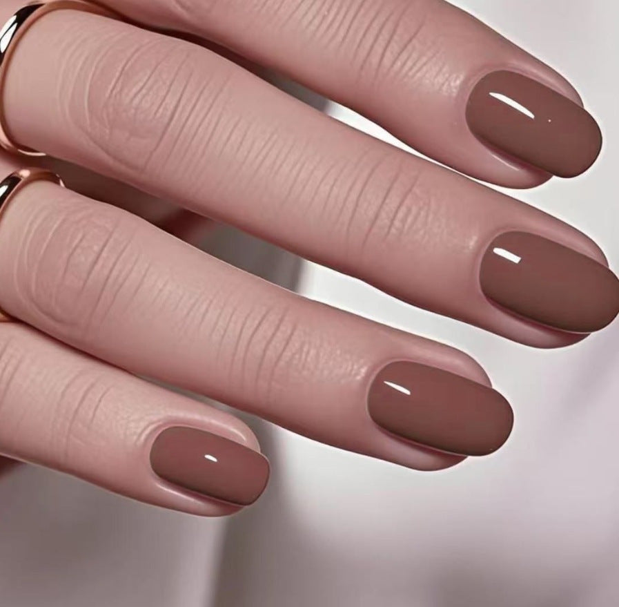 Les ongles artificiels en forme d'amandes longs de couleur solide pour femmes