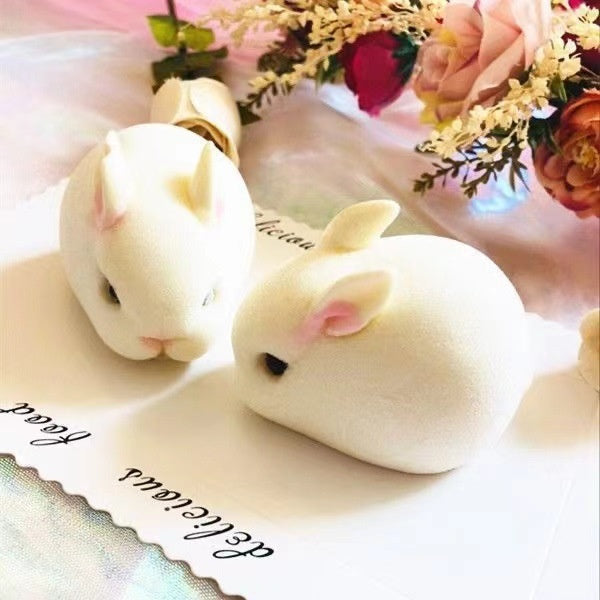 Simulation Giant White Rabbit Sof Chewy et Bouncy Fluffy White Rabbit Squeeze Toy