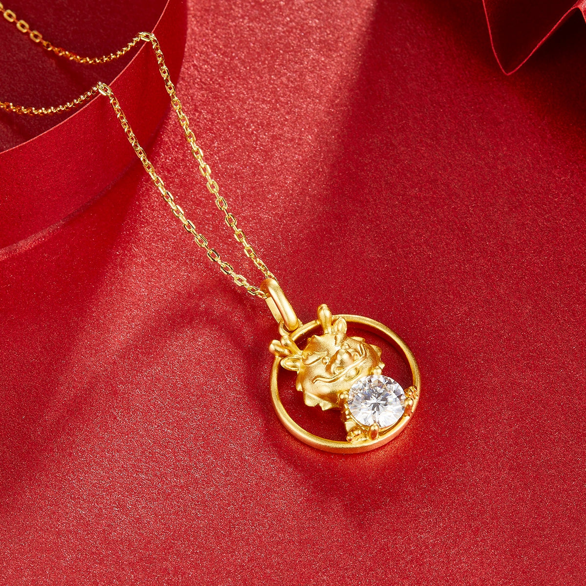 S925 Argent sterling plaqué or 1ct D Couleur VVS1 Moissanite Collier Dragon 4.7g Chinois