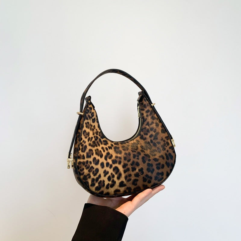 Rouge Personnalisé Sous-arm Mode Mesh Niche Design Sac de domptage à épaule unique