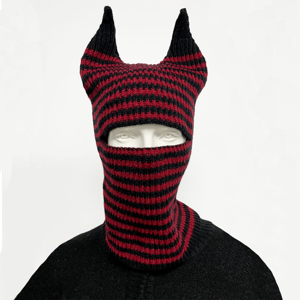 Chapeau rayé de corne d'Halloween