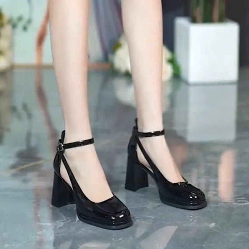 Women's Retro Versatile Buckle High Heels