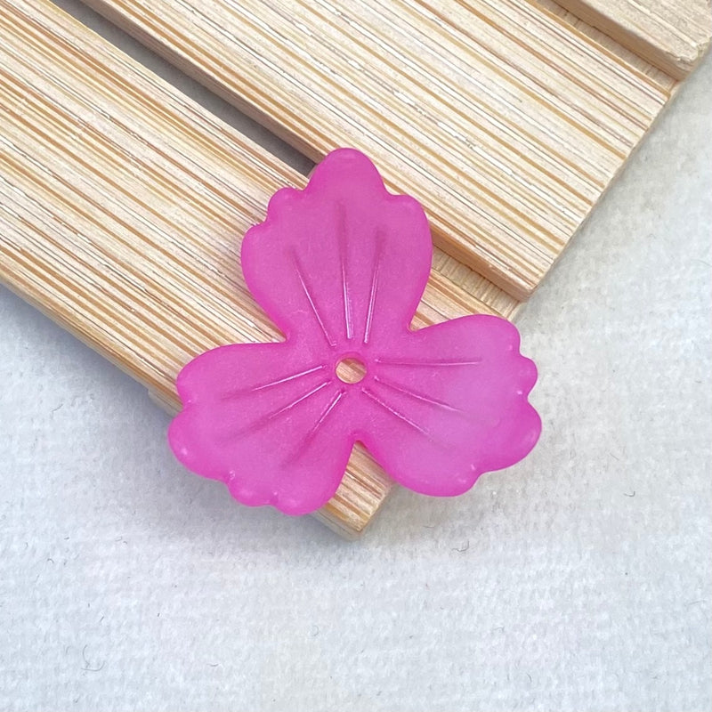 Perles de fleurs acryliques 3-Petal givrées