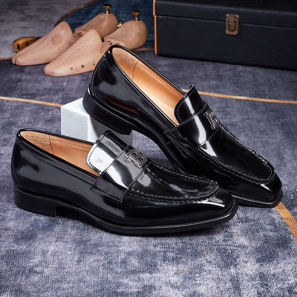 Mocassins pour hommes munis d'une semelle en cuir véritable et entièrement confectionnée de Cowhide