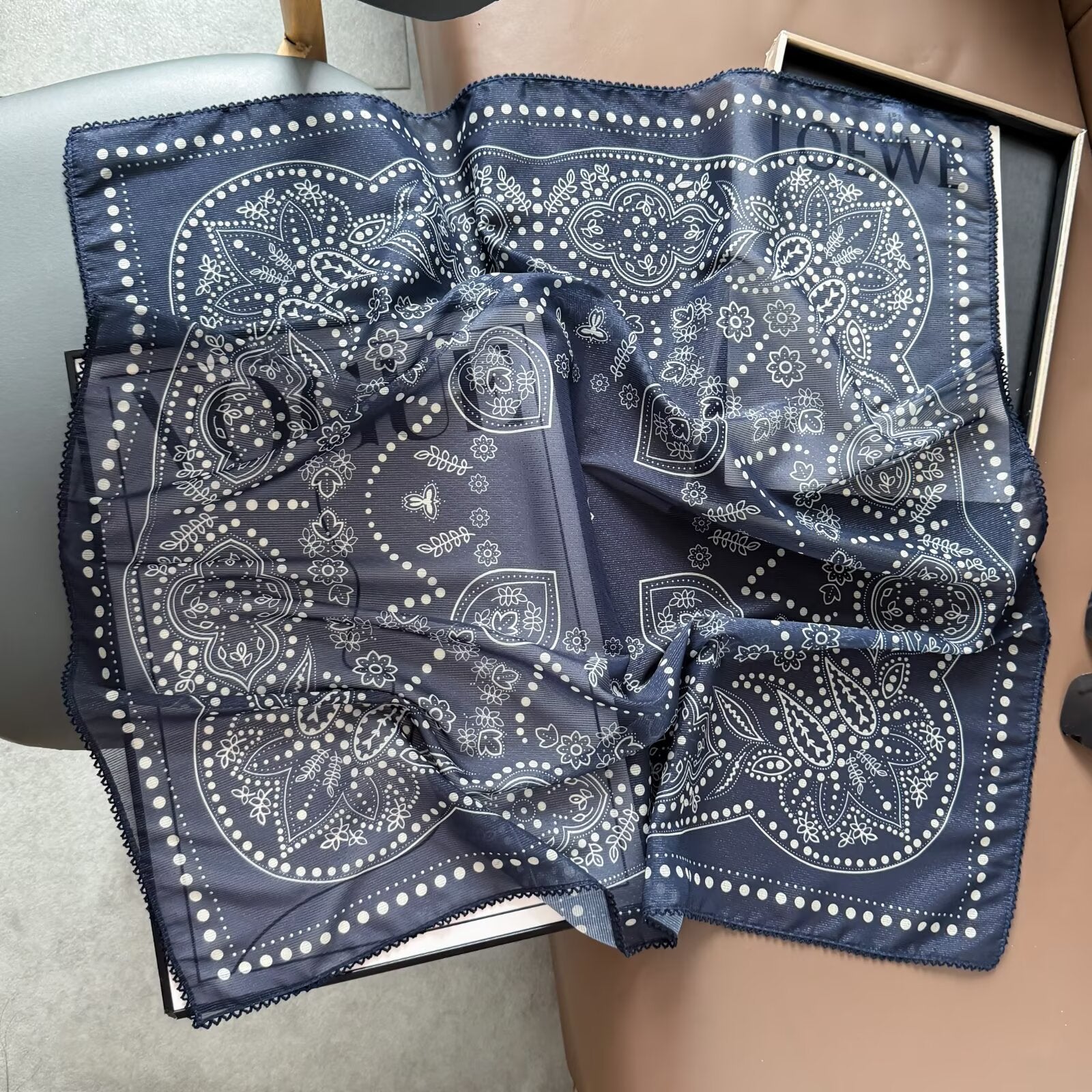 70cm carré Cashew-pattern soie Scarfultrathin et respirant écharpe