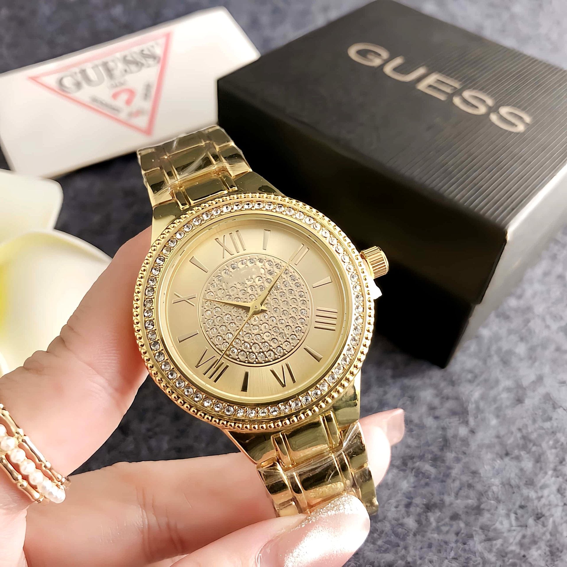Montre élégante et sophistiquée avec un grand cadran Une pièce d'art de niche pour les femmes