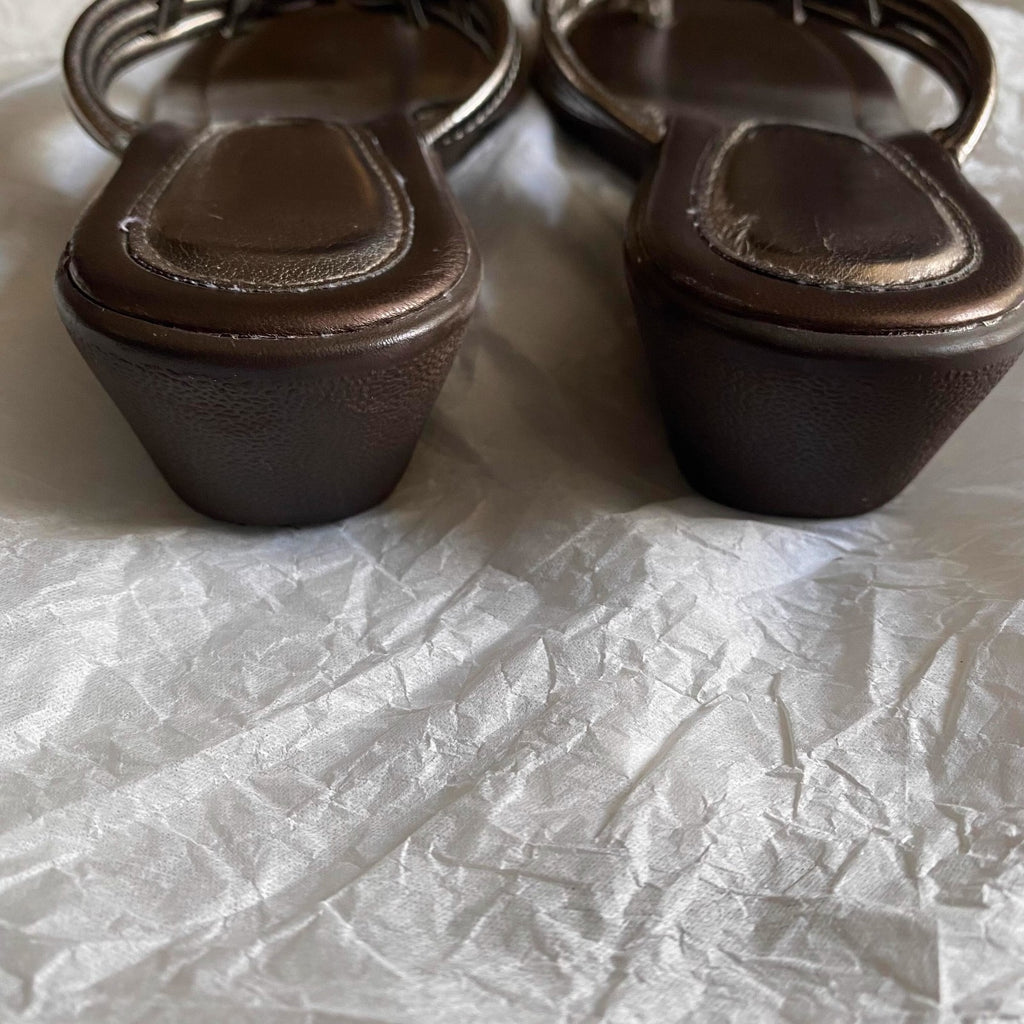 Un pas Slope Soled French Style Vintage Flip Flops