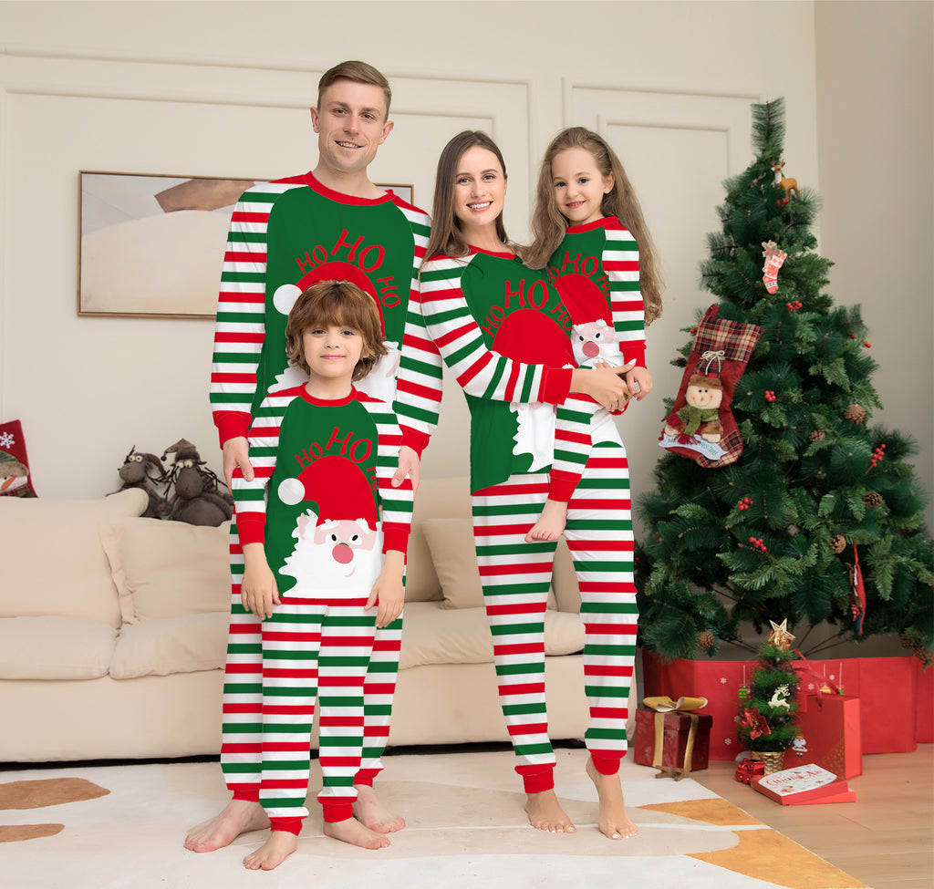 Vieux homme rayé de Noël soins à domicile Pajamas