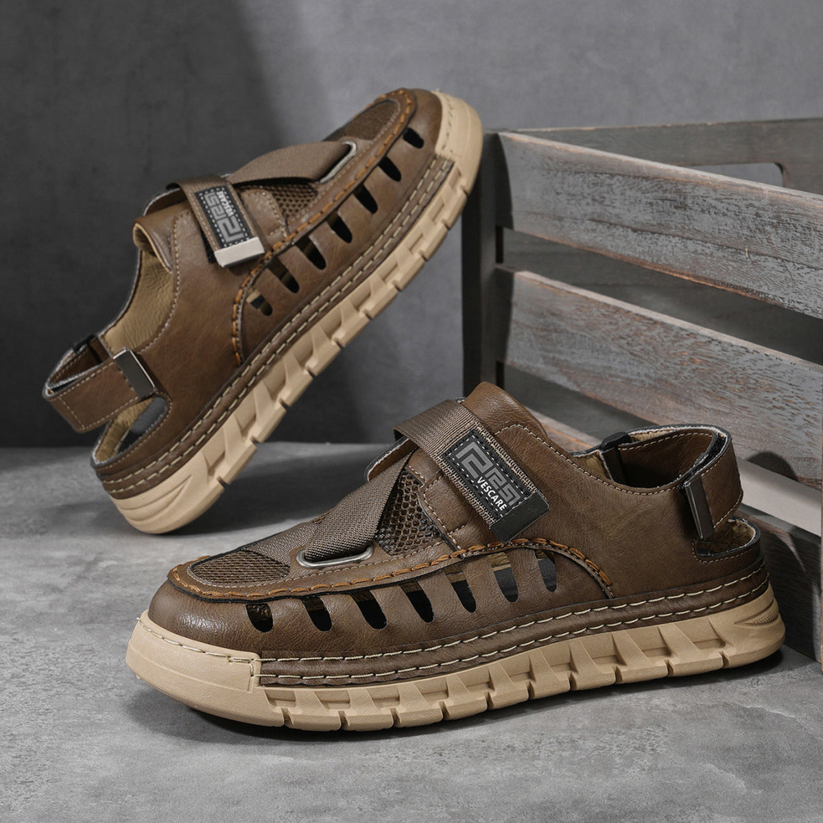 Trendy Outdoor Men's Closed-Toe Beach Sandals