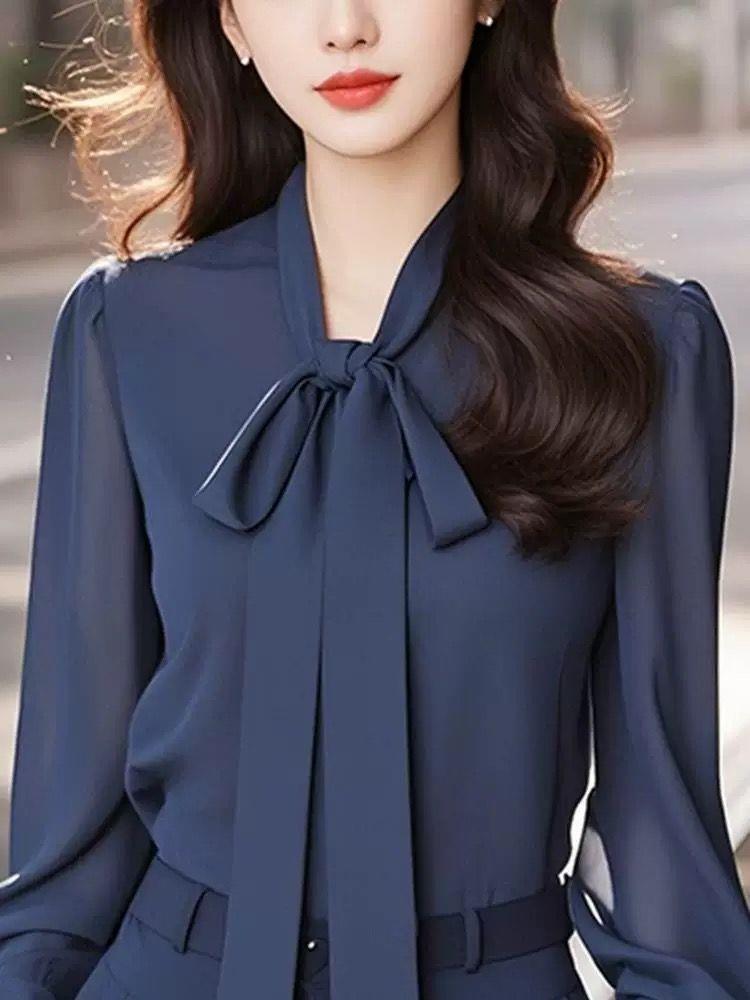 Élégante et chic Set de chemise bleue avec une petite robe