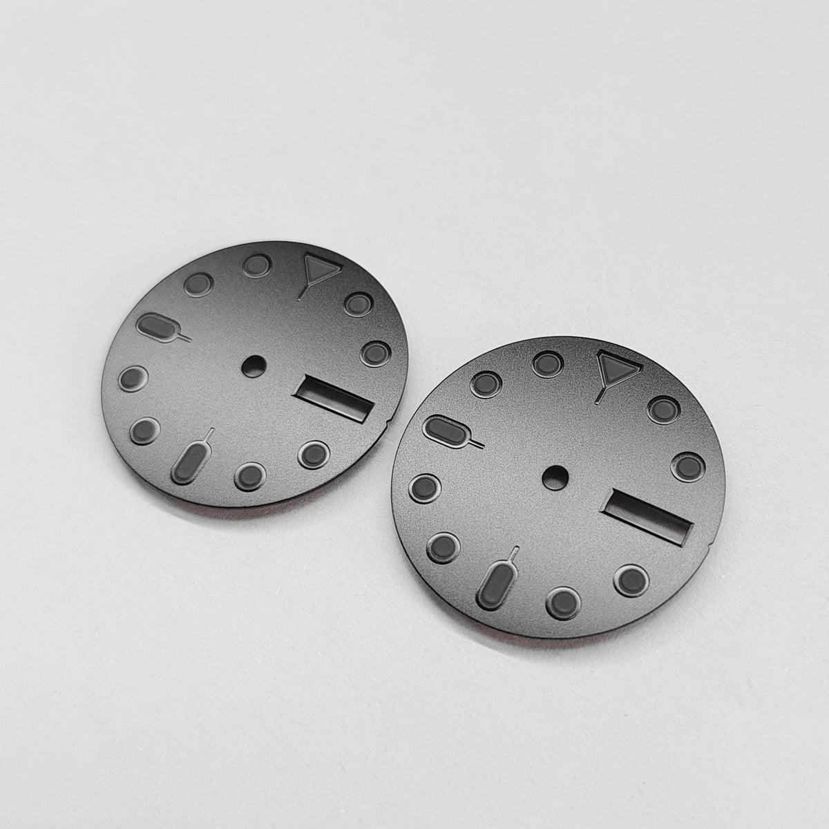 Accessoire de montre Cadran à double date avec aiguilles lumineuses vertes pour NH36 4R M