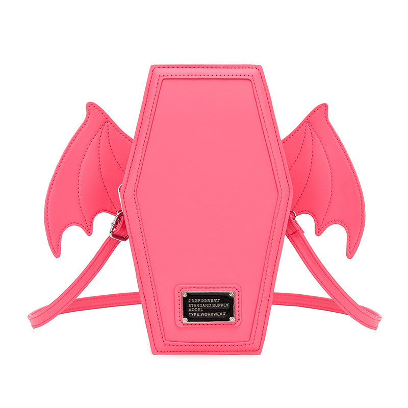 Sac femme mode et conçu en forme de Bat