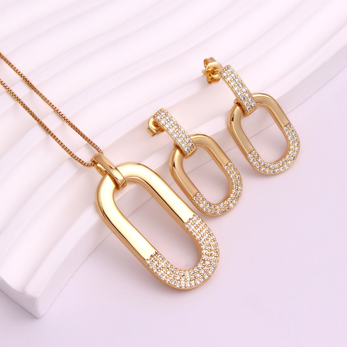 Collier d'oreille Zircon incrusté ovale
