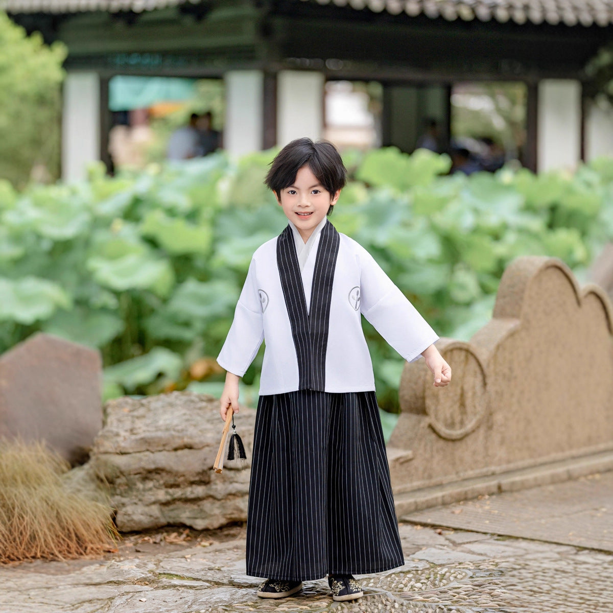 Ensemble kimono jaune de style japonais pour enfants